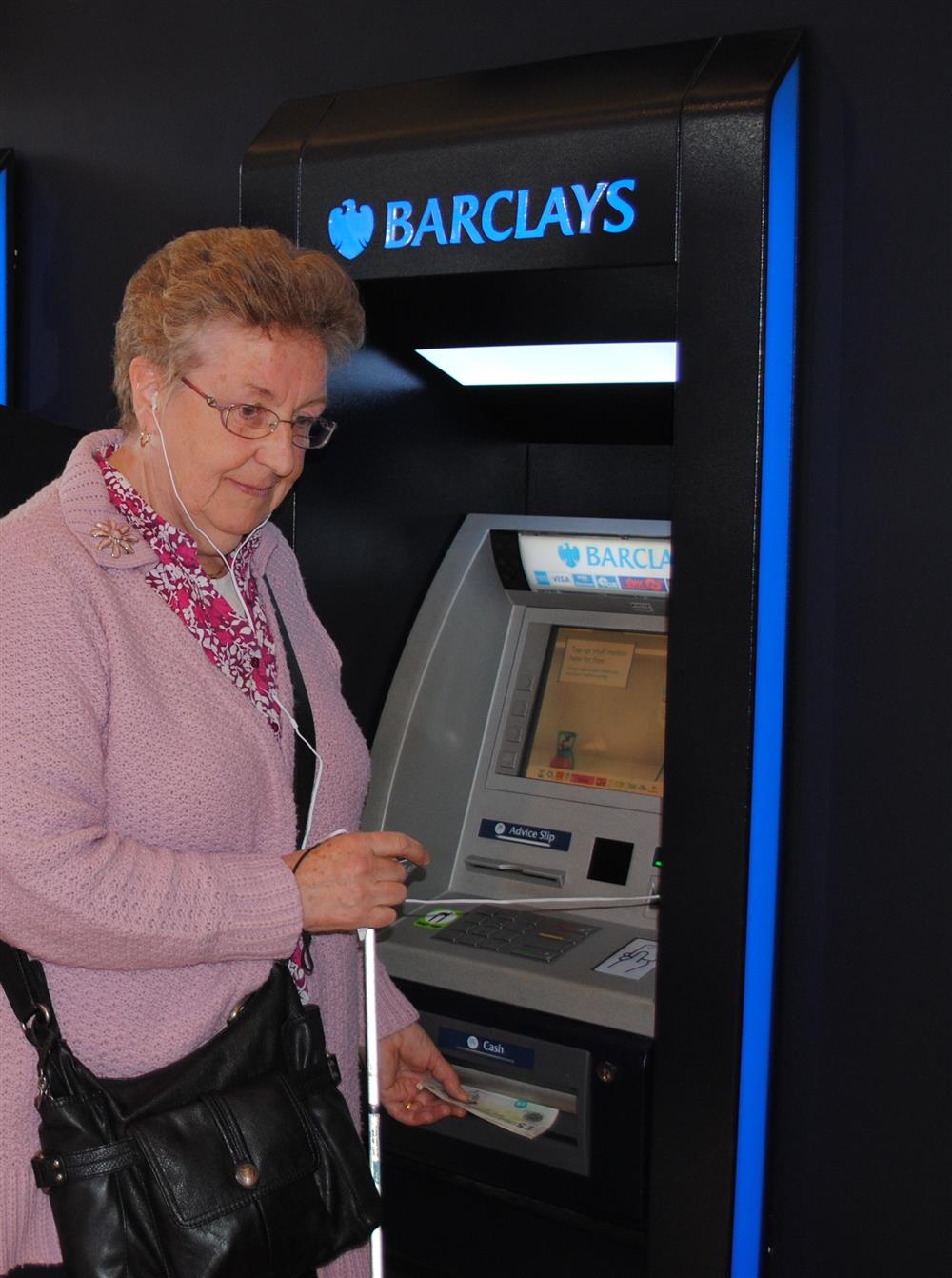 240_Talking ATM_Barclays Bank_Foto Rosemary