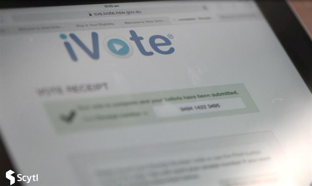 Blind voter using iVote.